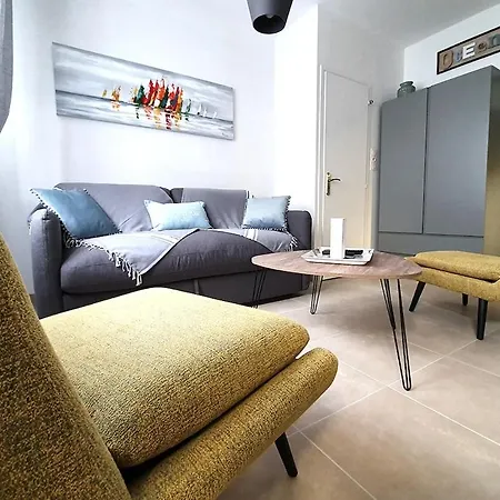 Maison Sablaise Situee Entre Port Et Nyaraló